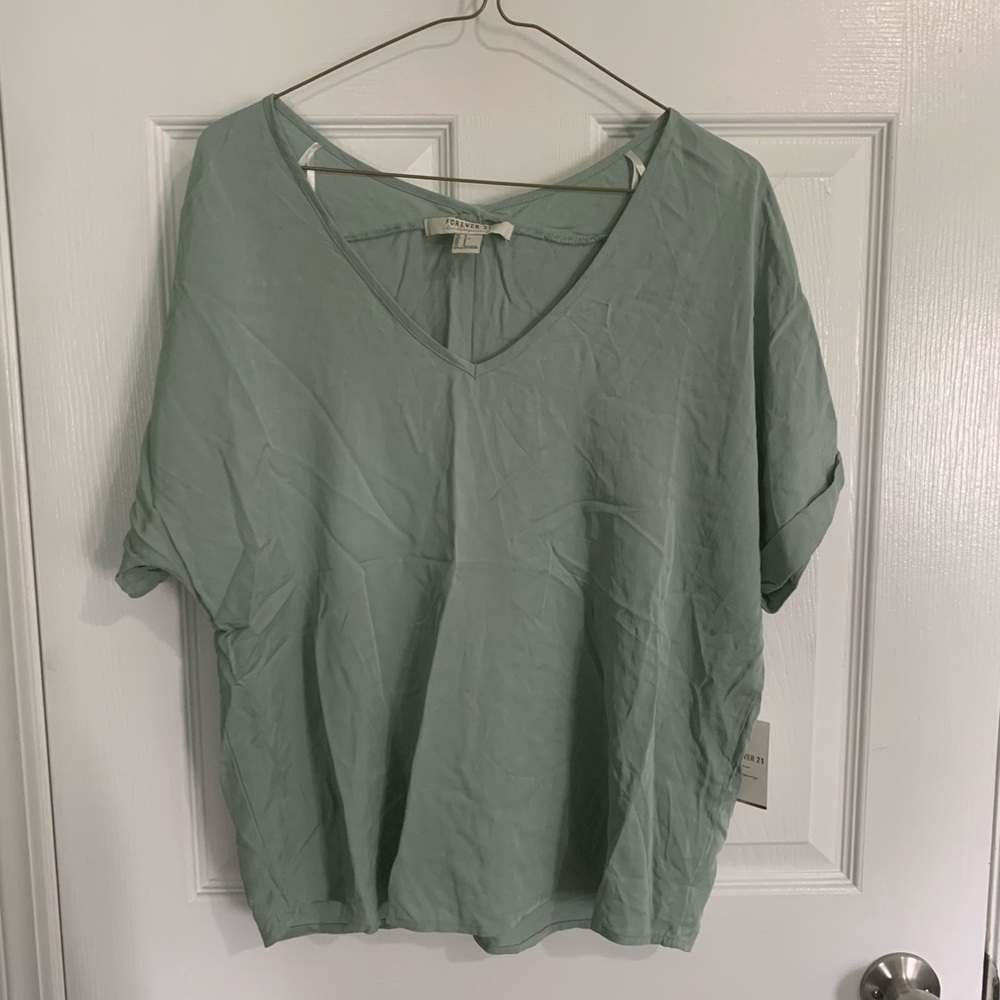 ✨2 FOR $25✨ Batwing Tee